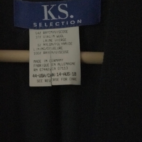 Ladies coat - Picture 2 of 3